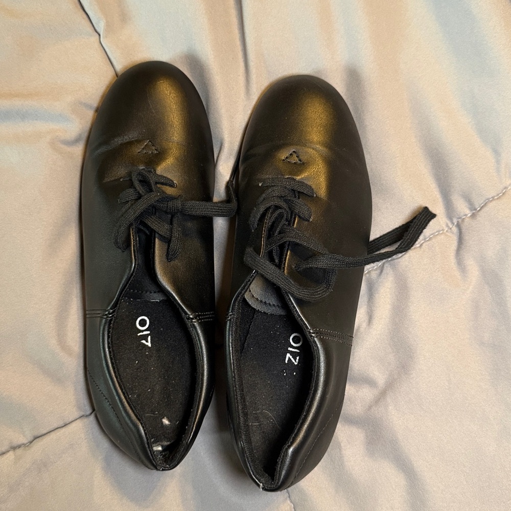 Capezio black tap shoes